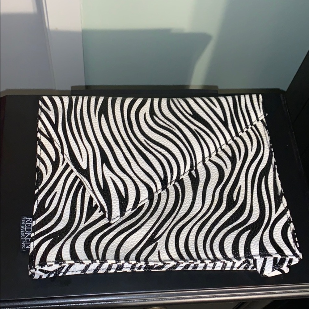 Redken 5th Ave. Clutch Vintage